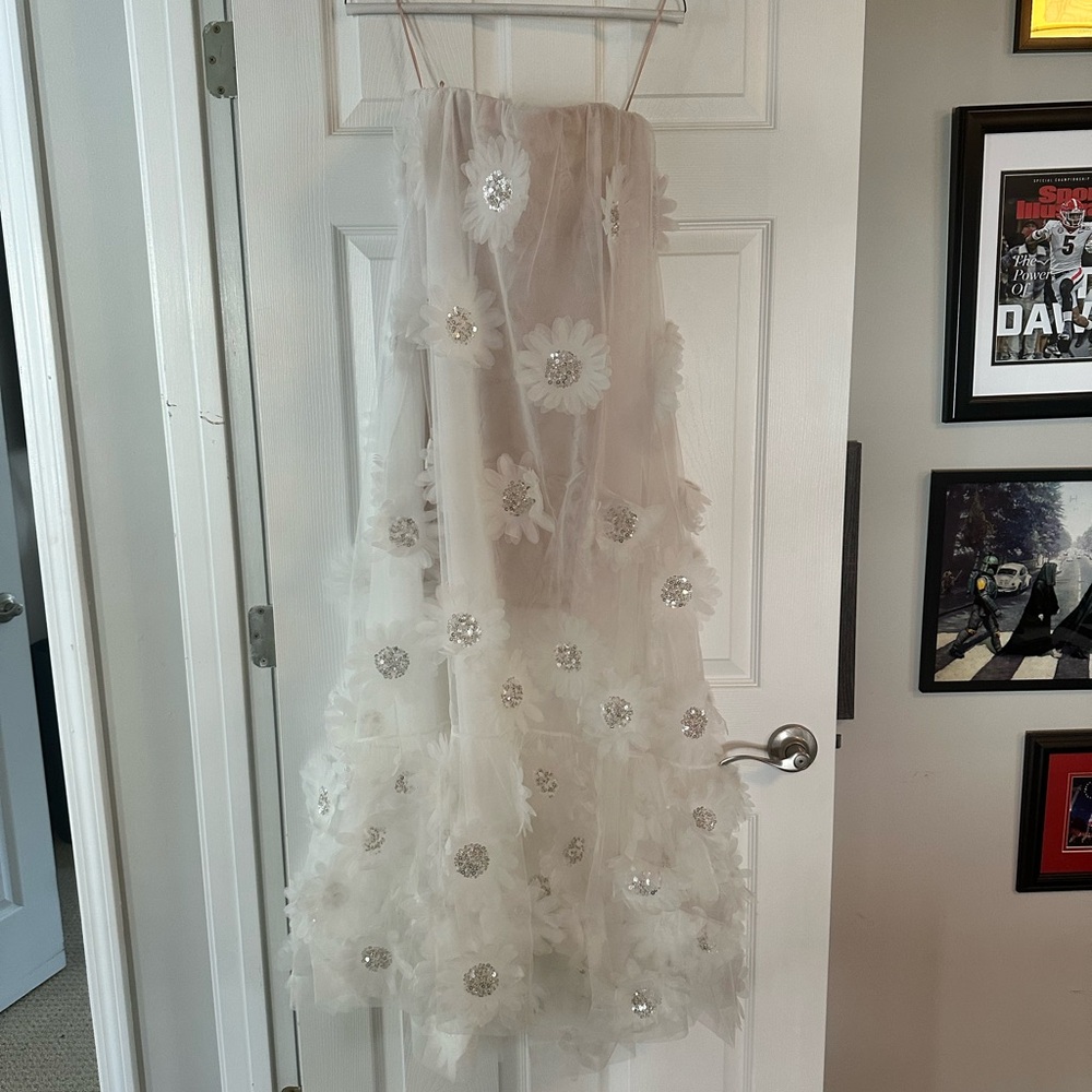 Elegant White Floral Dress